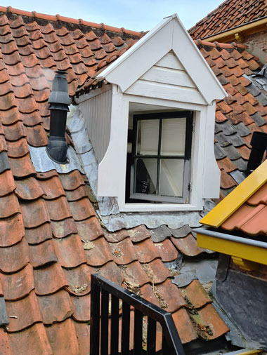 Houtrot reparatie aan een dakkapel